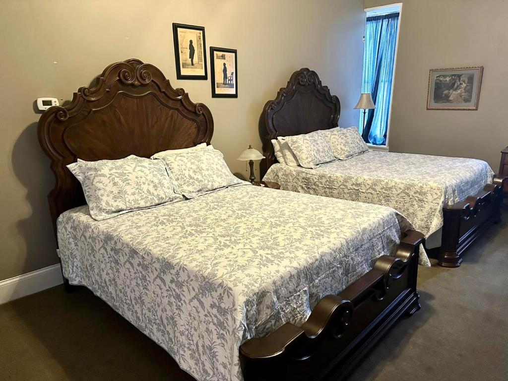 Talbott Tavern and Inn photo