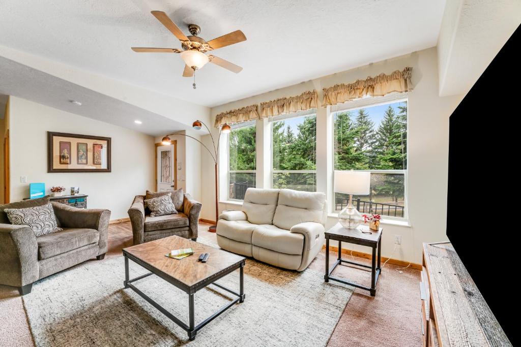 Lazy K on Peaceful Bay - Ranch House, Lakeside