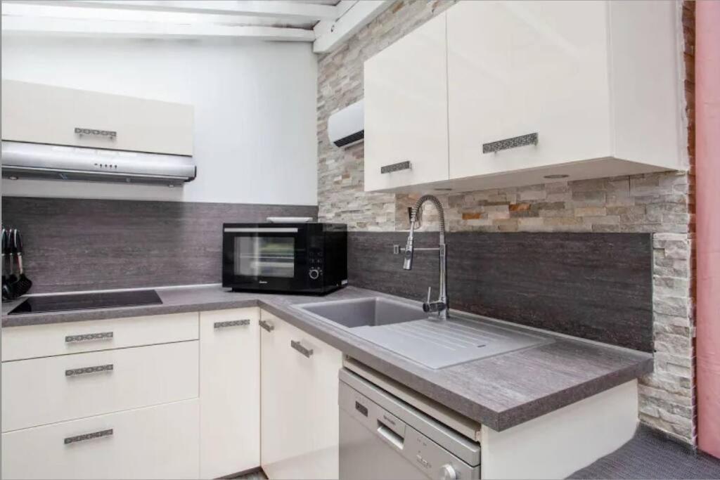 Face aux Thermes: lit double, terrasse, wifi - 5