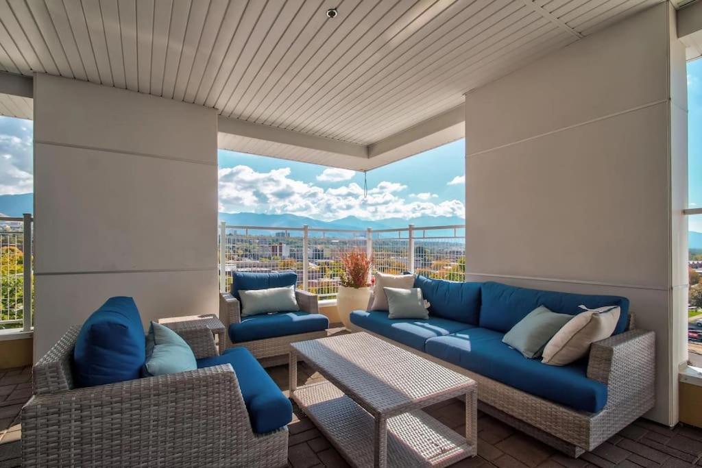 City View BOHO Apt Stocked w everything you need