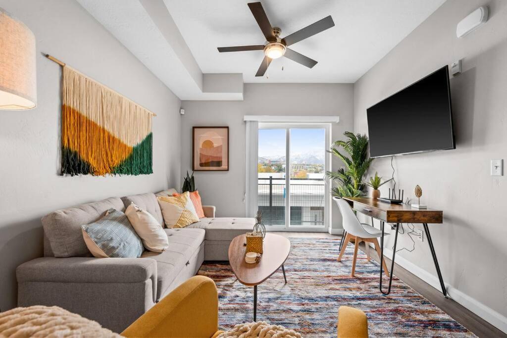 City View BOHO Apt Stocked w everything you need