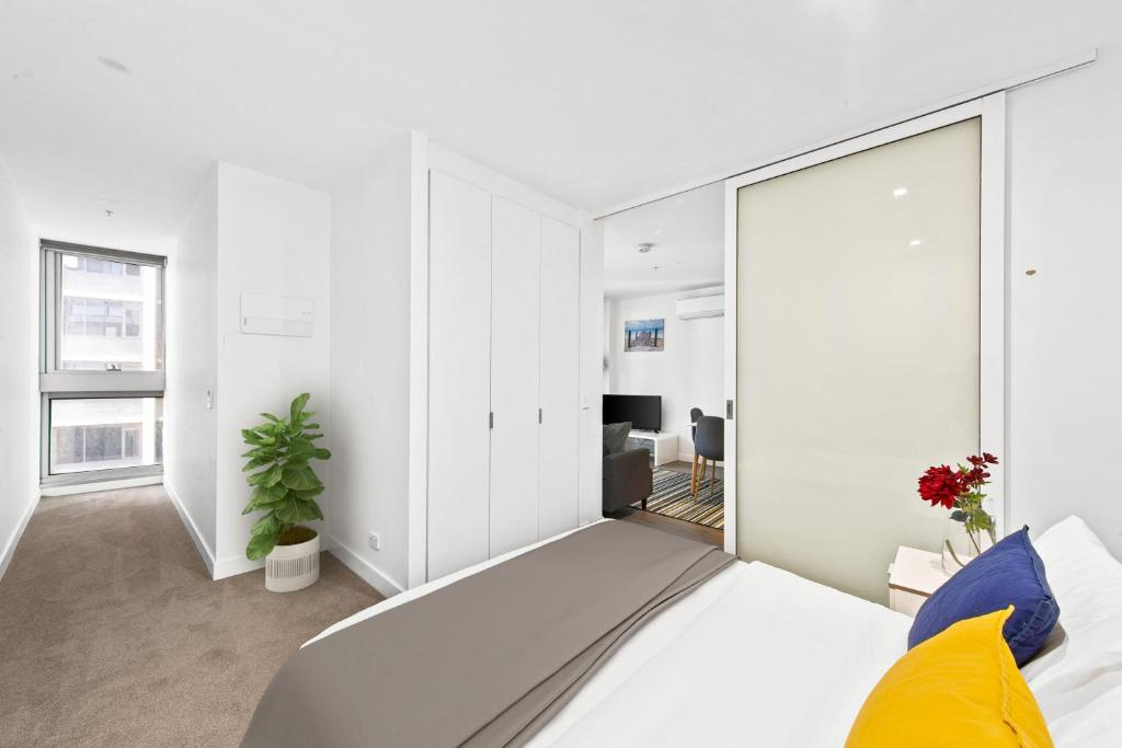 A Modern & Cozy 2BR Apt Near Southern Cross photo