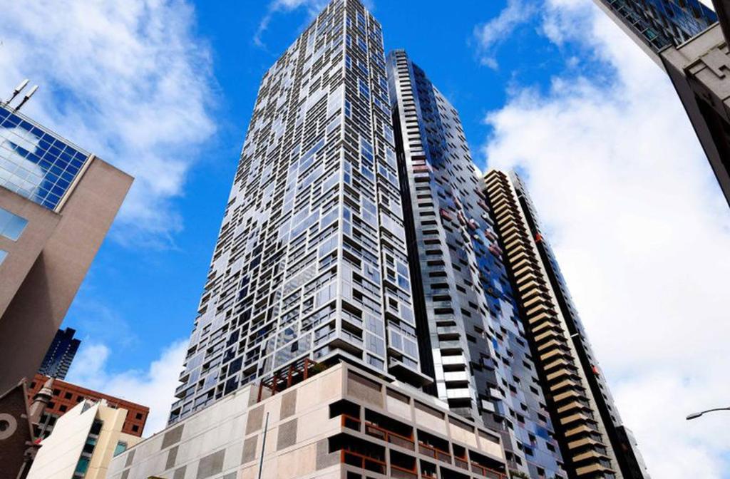 A Modern & Cozy 2BR Apt Near Southern Cross photo