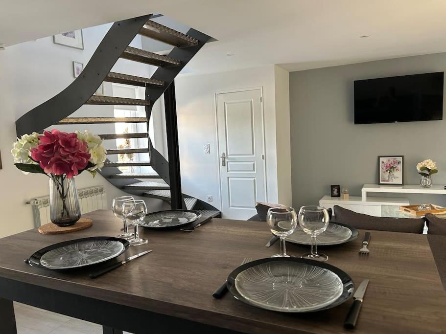 LONOMA - Maison entière terrasse couverte et jardin clos, Digoin