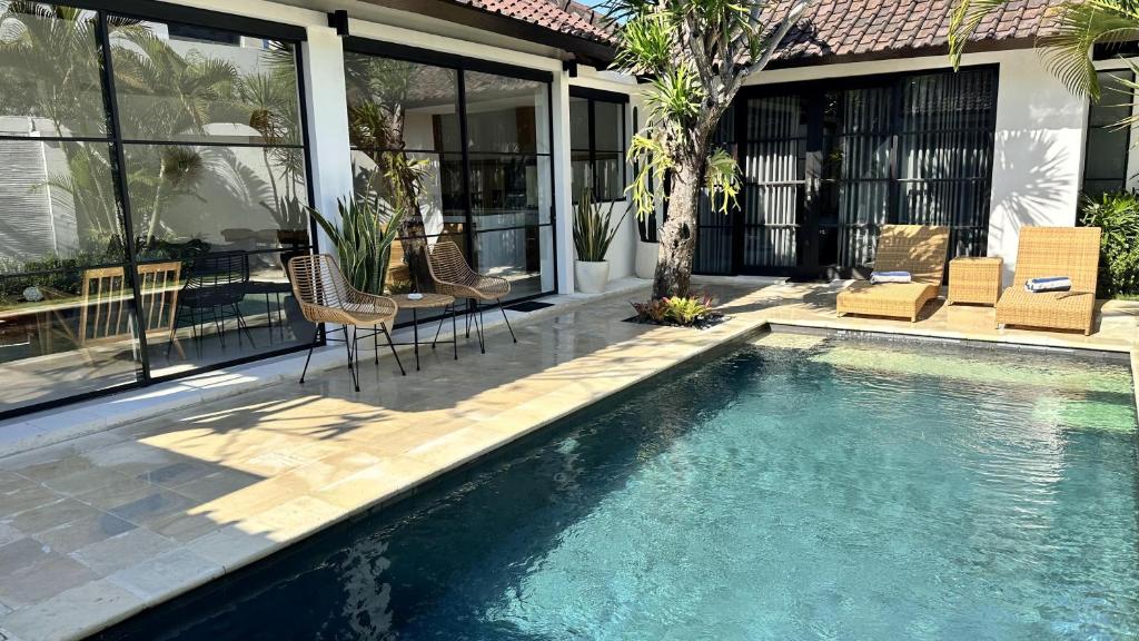 The Kons Villa Bali Seminyak photo