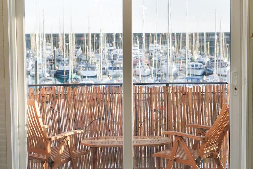 Modern Brighton Marina Flat with Harbour Views & Parking photo 8