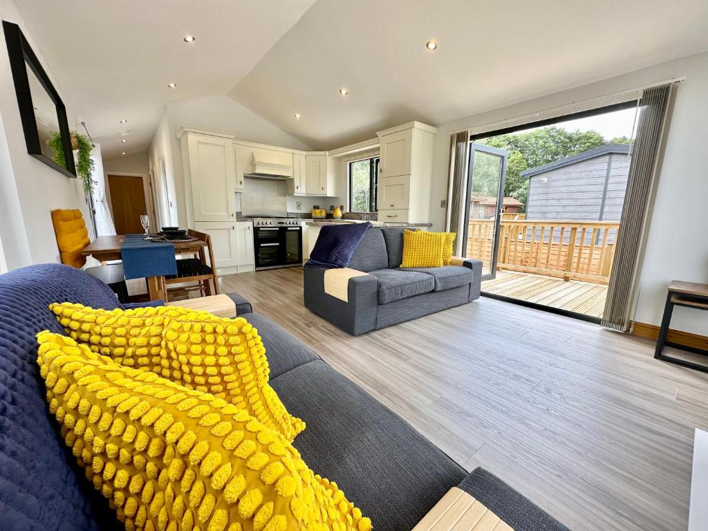 The Birches with Hot Tub, York