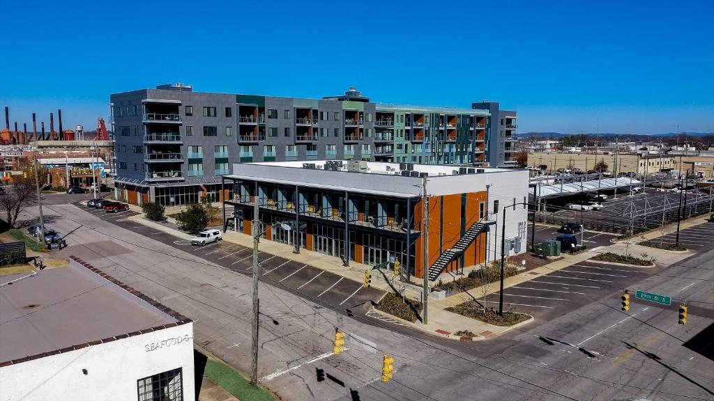 FRONTDESK Downtown Birmingham Apartments in Lakeview District photo