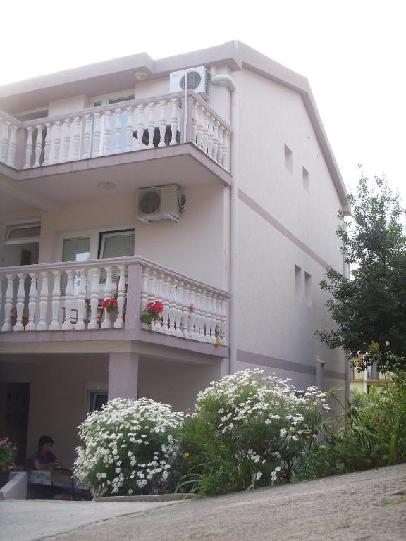 Guesthouse Apartments Čenić - 2