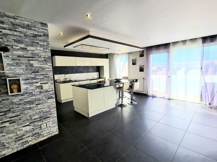 Grand Appartement avec vue Magnifique - Vercors - Une Expérience Unique - Wifi Gratuit, Grenoble