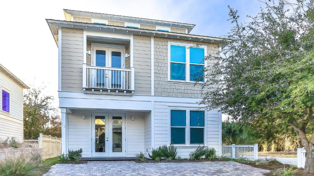 Hook, Wine, and Sinker - 3 plus Bedrooms Gulf views on 30A sleeps 12 with a hot tub, Santa Rosa Beach