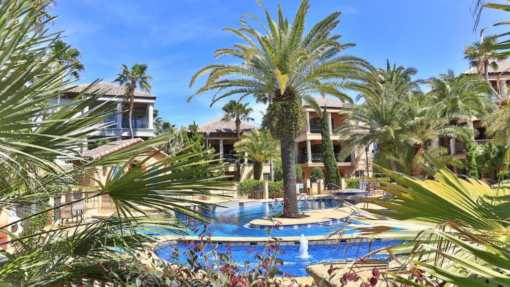 Monaco - Easy beach access dogs welcome gated community large pool, Destin