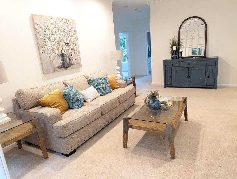 NEW-The Inn @ Issaqueena-location matters!