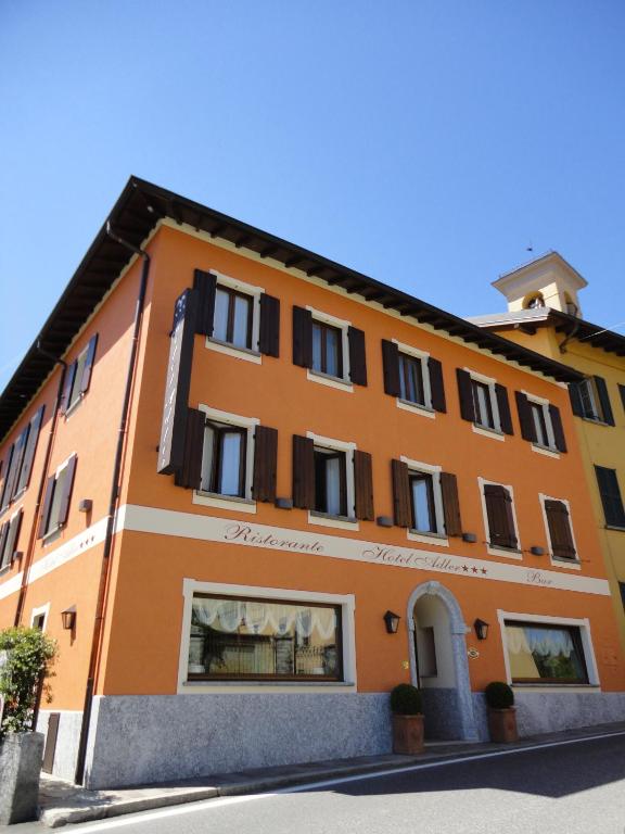 Hotel Adler — Hotel building in Menaggio, Lombardy