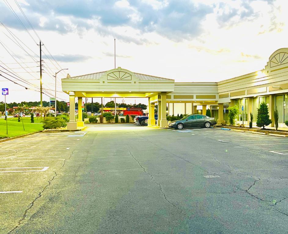 Quality Inn & Suites McDonough South I-75 photo