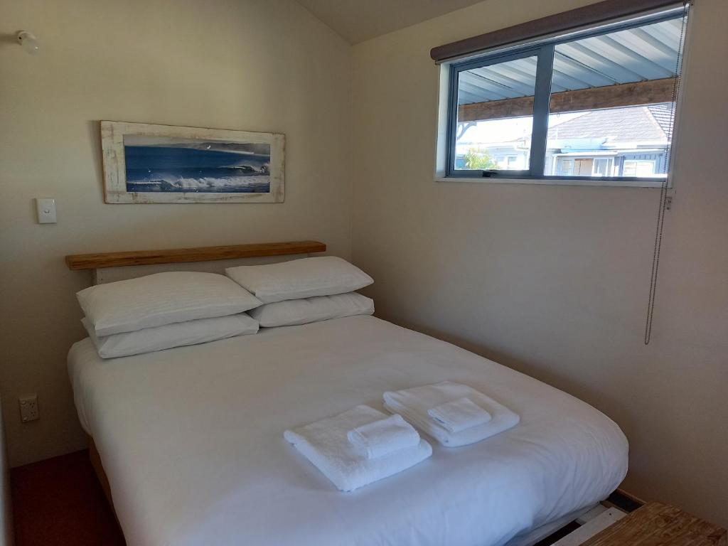 Raglan West Accommodation Units photo