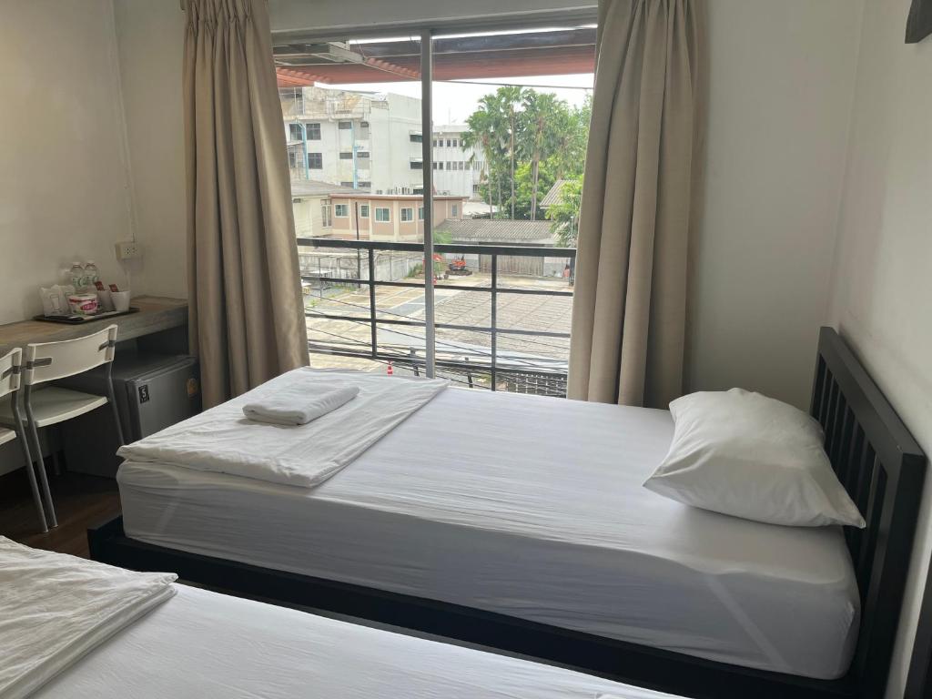 N11Hotel