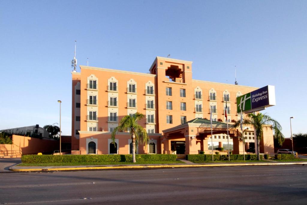 Holiday Inn Express Torreon photo
