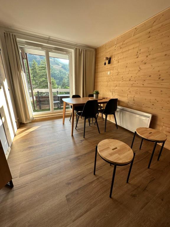 Appartement T2 6 personnes vue sur l’Eyssina - 5