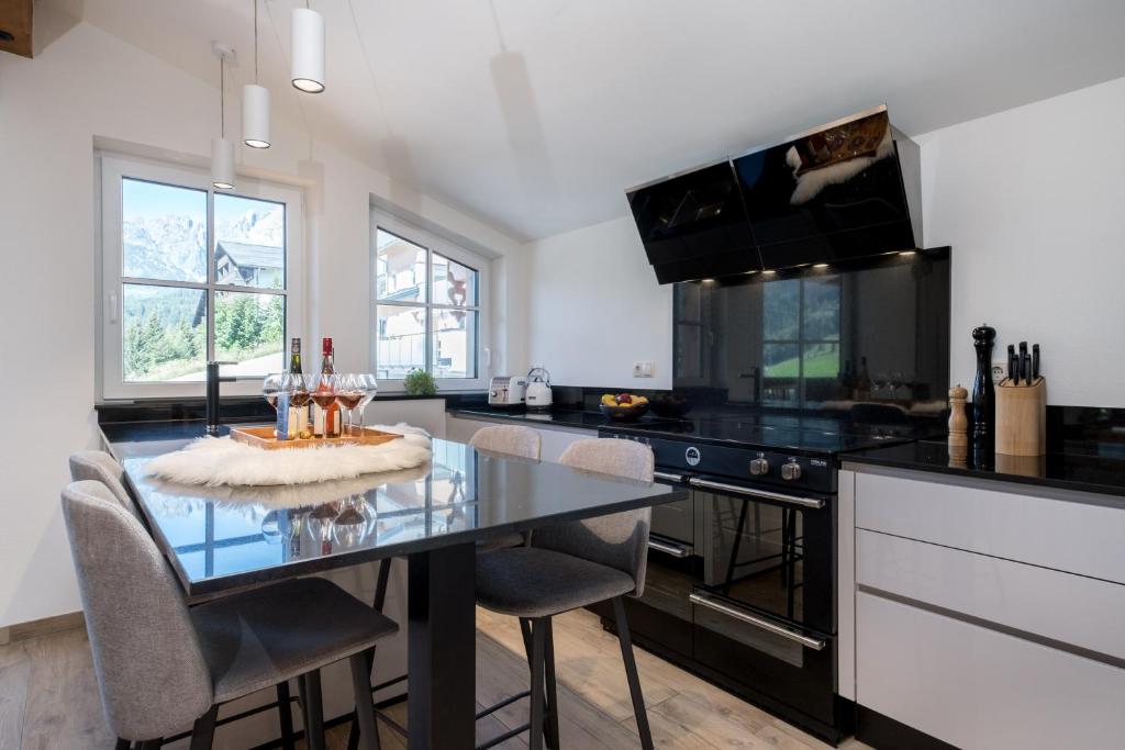 Tauernhaus Sonnblick Top 1 - 13p - 5 kamers - luxe - sauna - uitzicht - 5