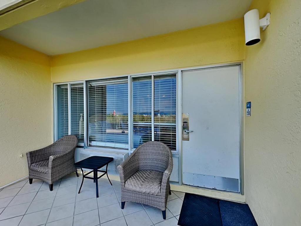 Continental 107, Panama City Beach