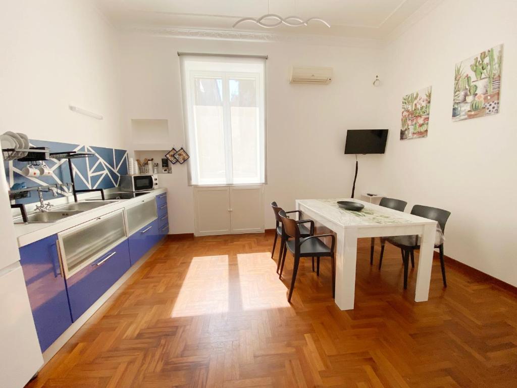 Kamaffari Central Apartment - 4