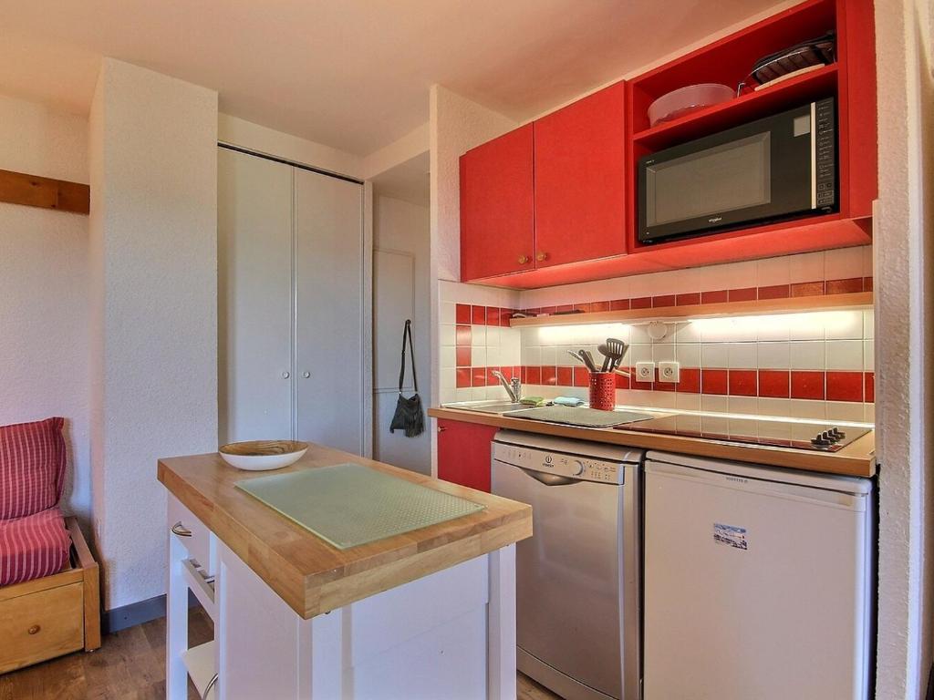Appartement 2 pièces avec balcon, proche commerces - FR-1-455-219 - 4