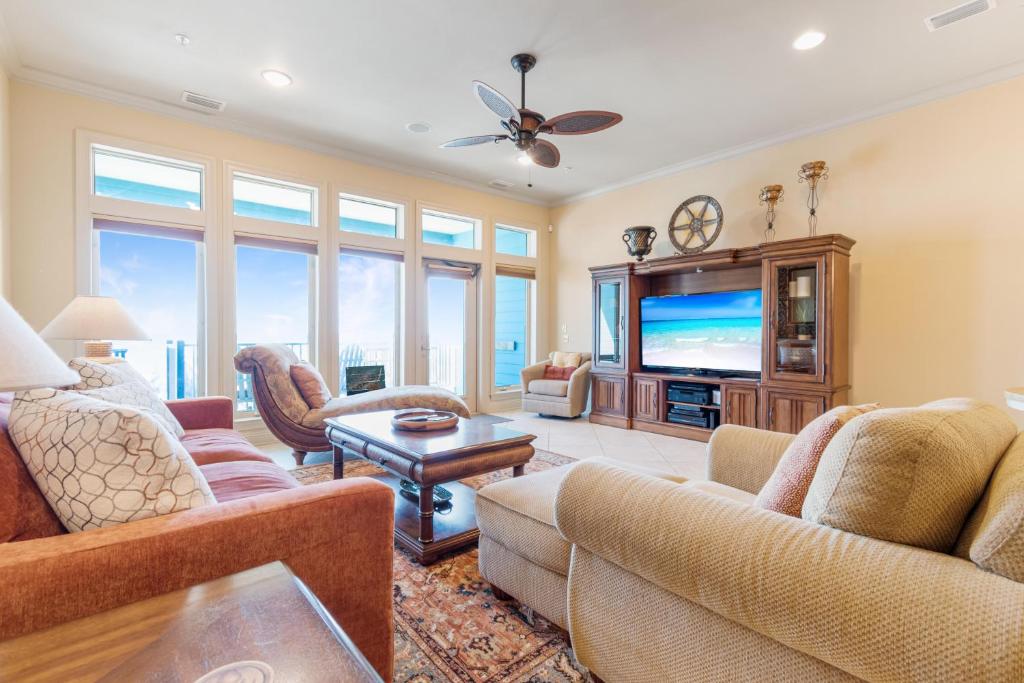 Sunset Terrace, Navarre