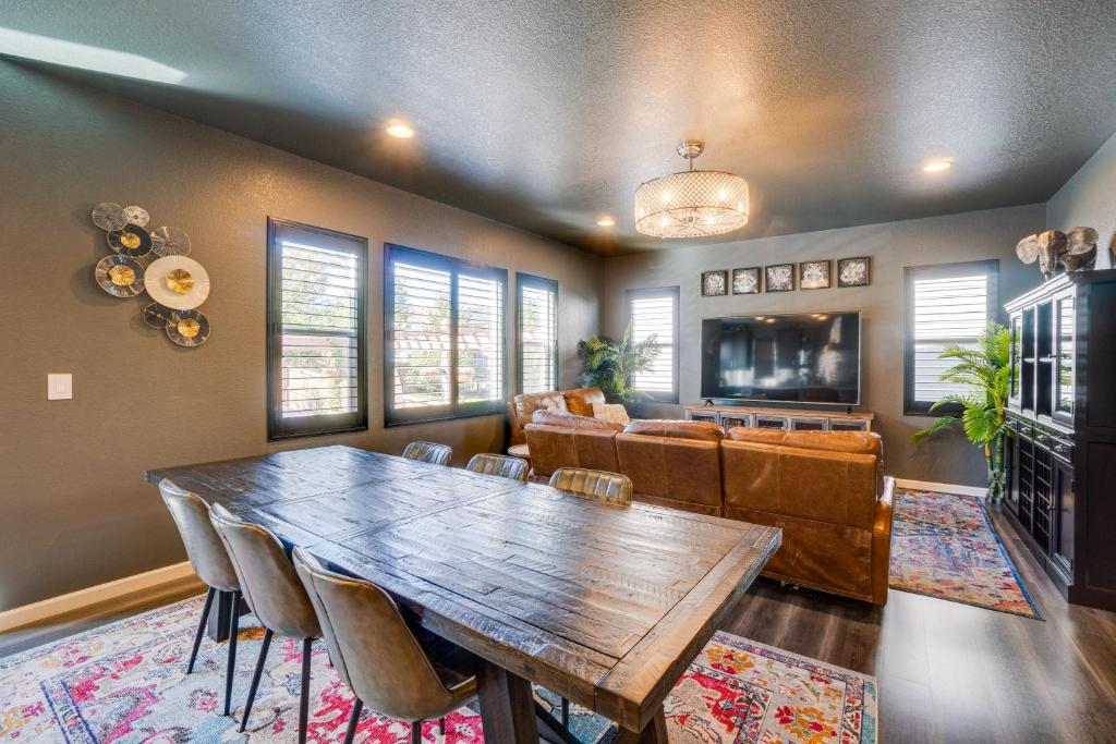 Spacious Castle Rock Home with Deck, Yard and Fire Pit