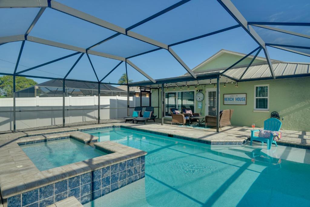 Naples Paradise with Grill, 1 Mi to Vanderbilt Beach, Naples