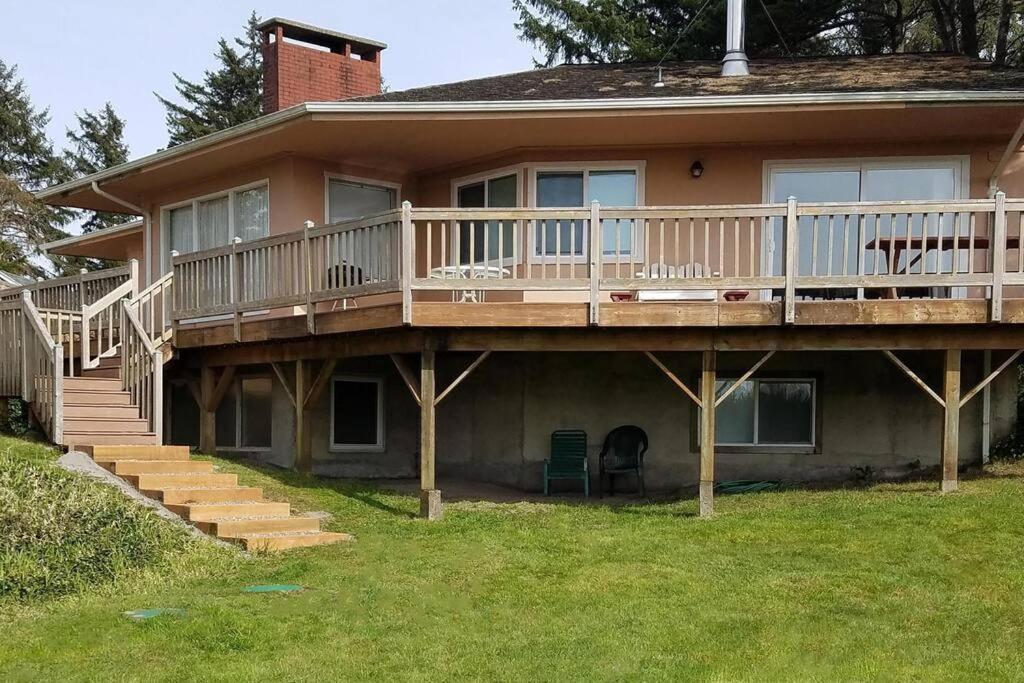Sea Pines - Ocean view with path to beach
