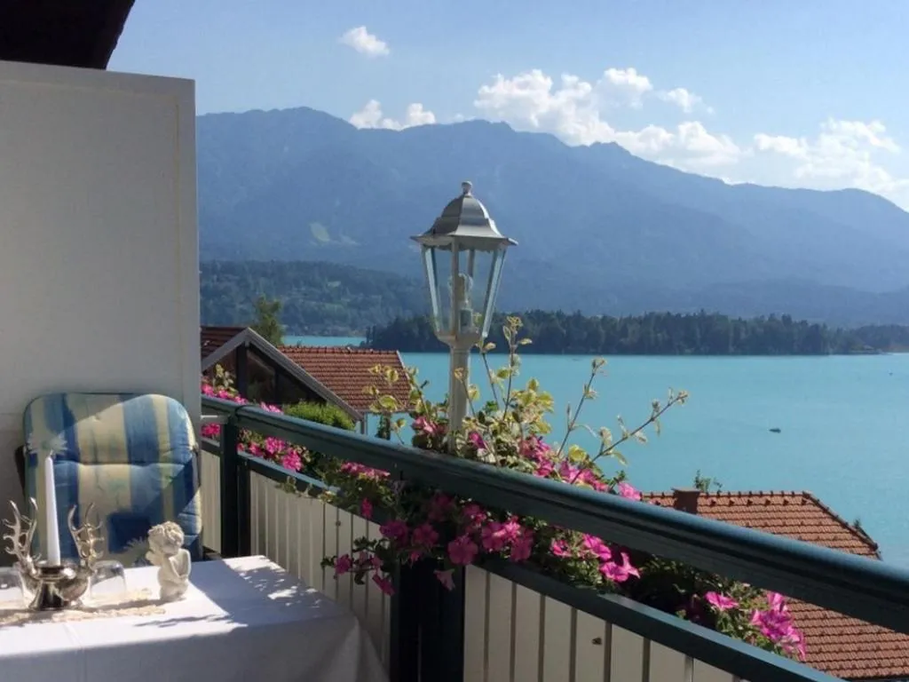 Villa Desiree - Hotel Garni - Adults Only, hotel in Egg am Faaker See