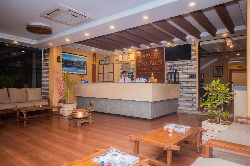 Hotel Crown Himalayas photo