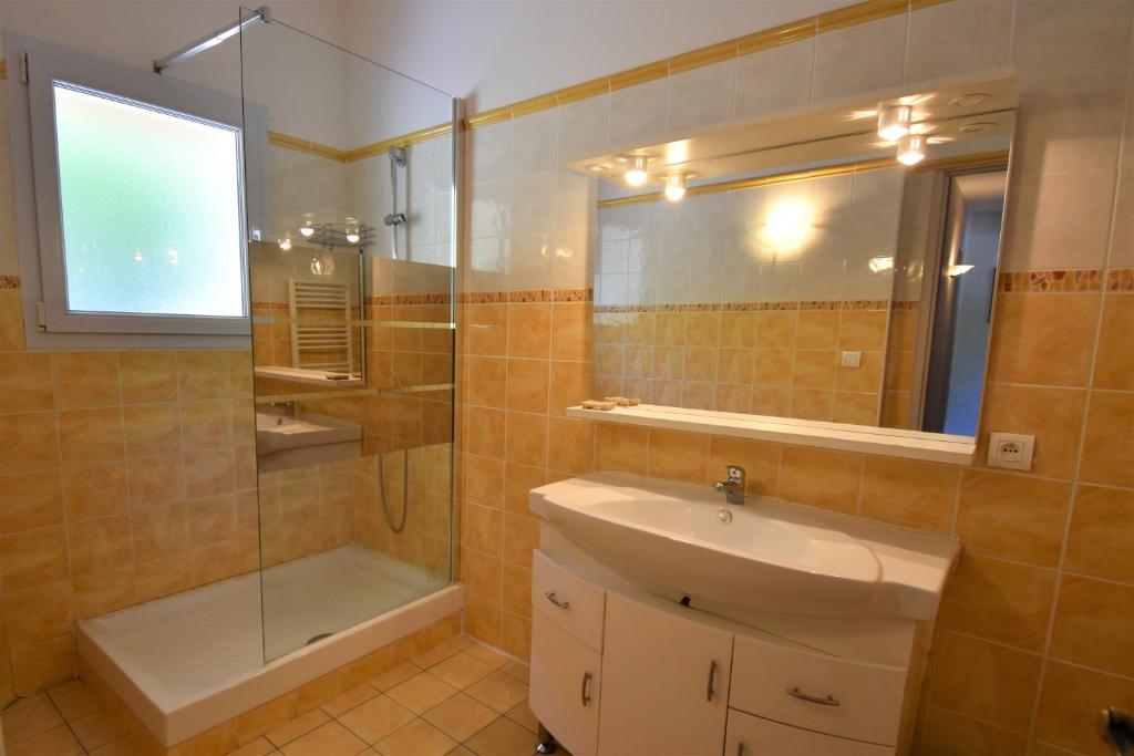 VAUJANYLOCATIONS - ROCHES GRANDES 47 - 3