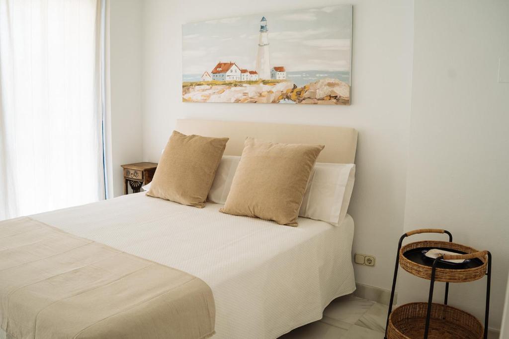 One&lux Marbella House - Bright Beachfront Duplex with Parking, Pool & Gym - 1