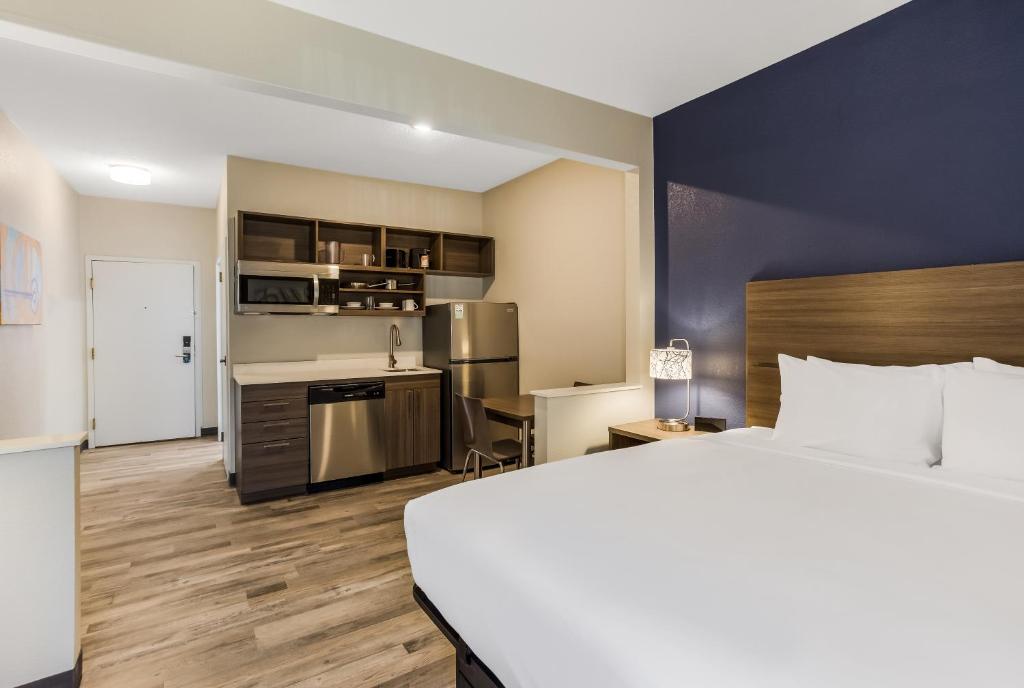MainStay Suites Bourbonnais - Kankakee photo