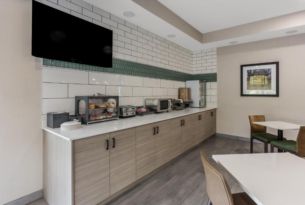 MainStay Suites Bourbonnais - Kankakee photo
