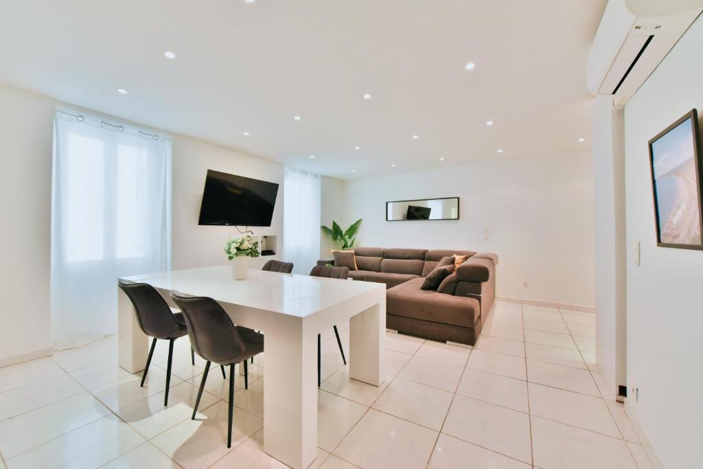 Grand appartement- Le Port A/C - 3