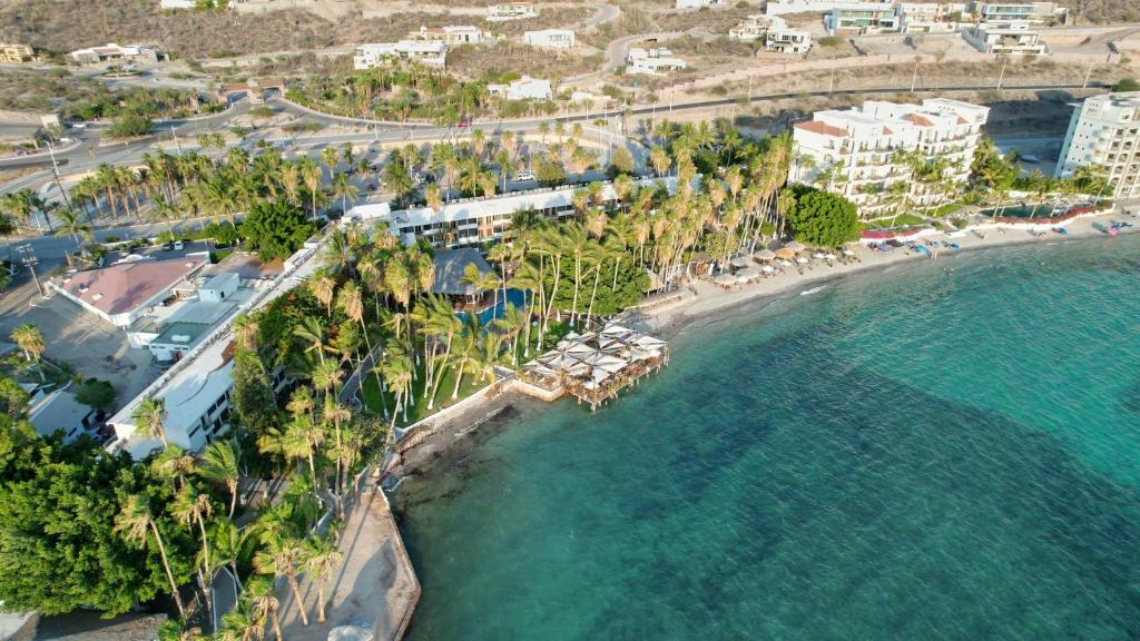 La Concha Beach Hotel & Club photo