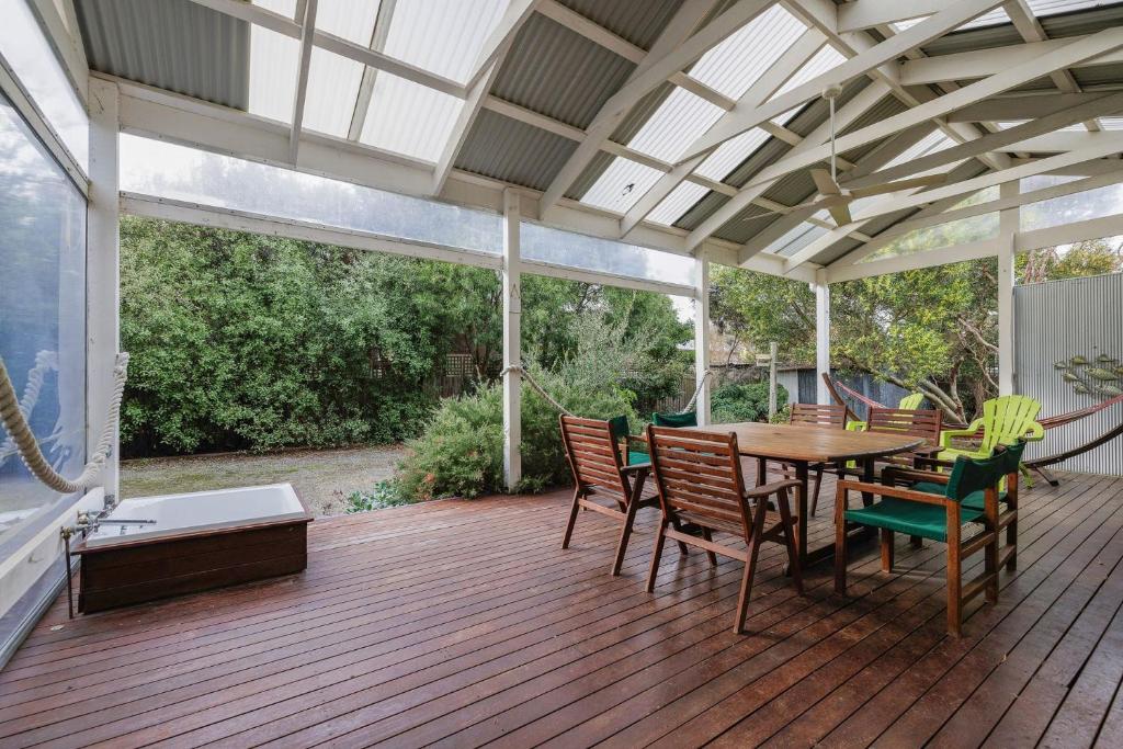 Purple Goose at Red Rocks, Cowes