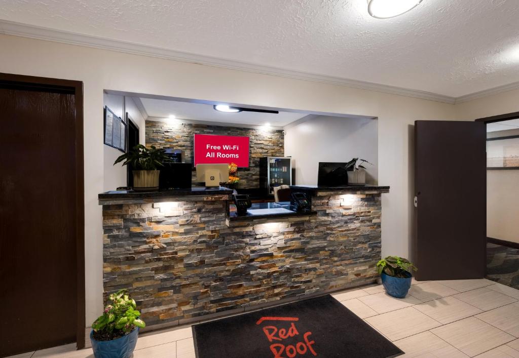 Red Roof Inn Dahlgren - Naval Base photo
