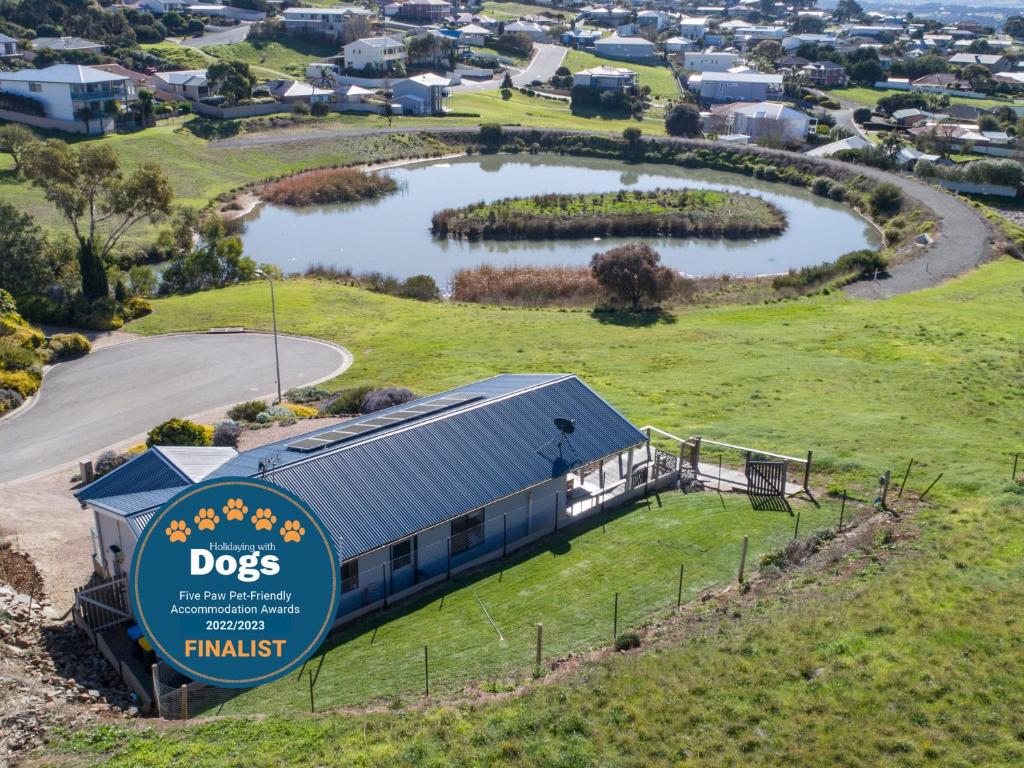 Lake & Reserve Front Bird Haven - 3BR, Encounter Bay