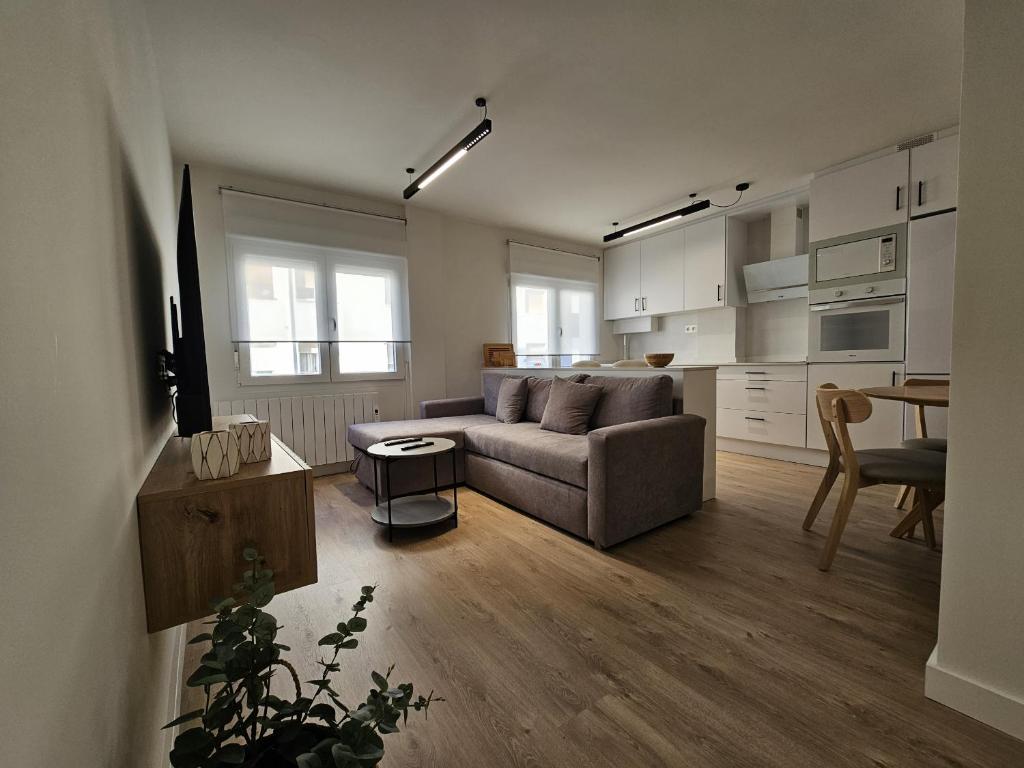 1A102 Moderno y amplio apartamento by R2R Consulting - 1