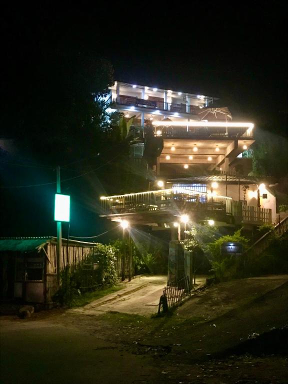Rustle Hill Panorama Inn — Hotel in Ella