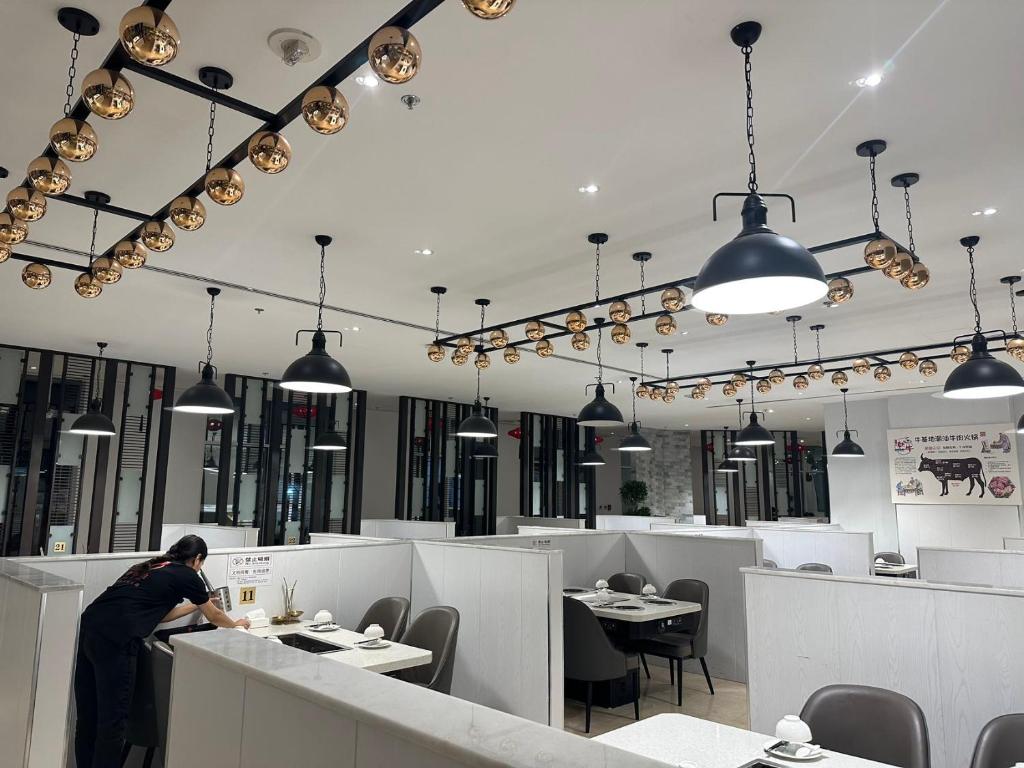 Restaurant, Peony Hotel in Dubai