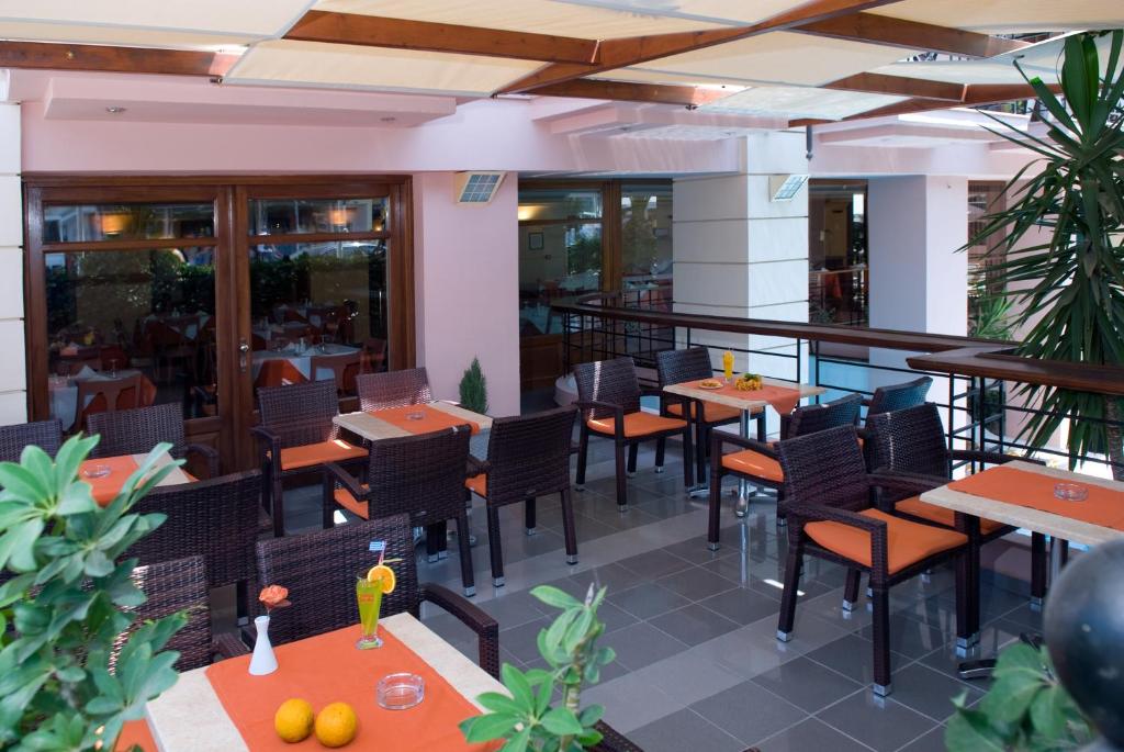 Hotel Brascos — Restaurant & bars in Rethymnon