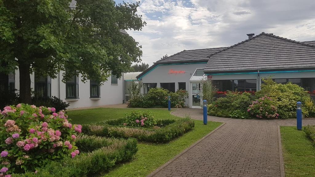 Hotel Restaurant La Tour Romaine - Haguenau - Strasbourg Nord photo
