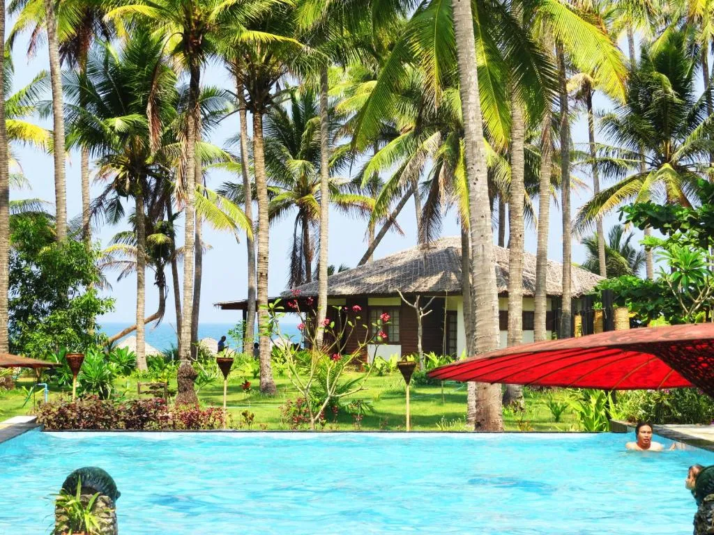 Emerald Sea Resort, hotel in Ngwesaung