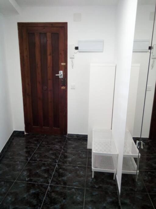 Spacious, 2 BR/2 BA, 3 Min walk to the beach - 5