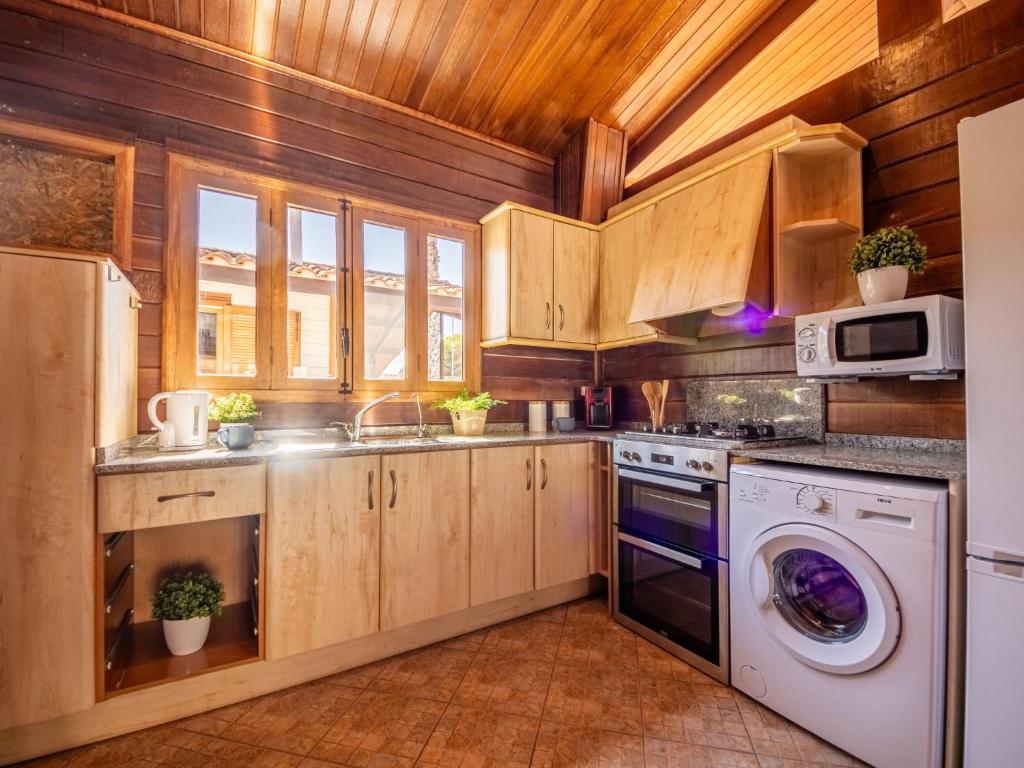 Chalet Tropical 4 by Interhome - 4
